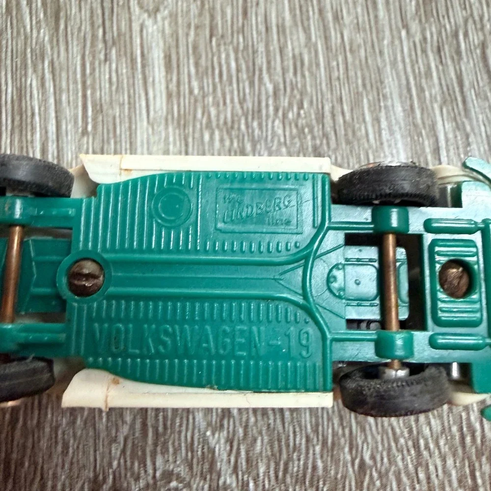 Vintage Lindberg Line Volkswagen Beetle 19 Flower Power White Toy Car 3 Inch